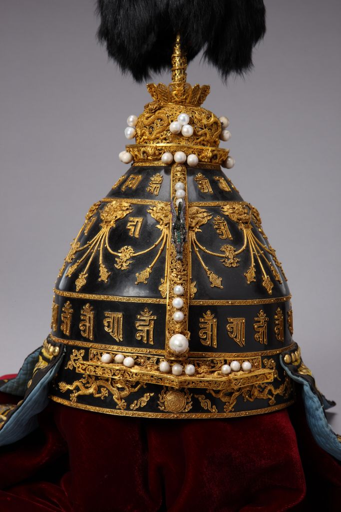 图片[3]-Imperial Helmet of Emperor Qianlong with Black Lacquer Inlaid with Gold Ornaments and Pearls-China Archive